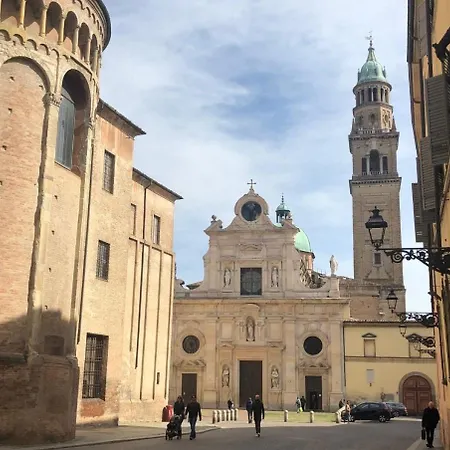 Διαμέρισμα Luxury 4 Al Duomo Di *